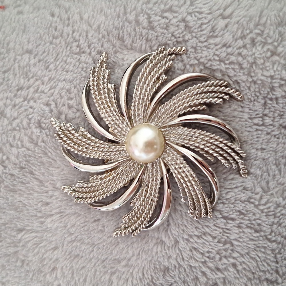 michele lynn scarf clip